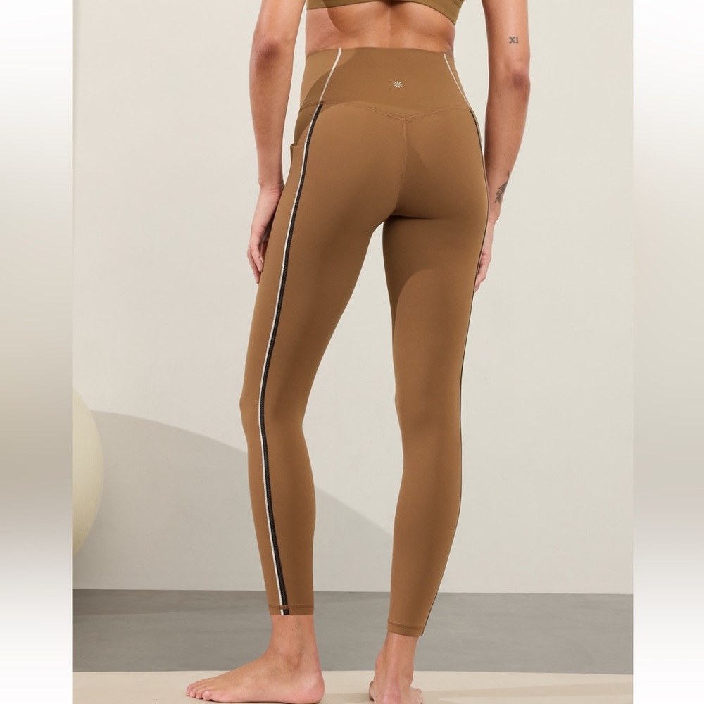 Athleta Salutation Stash Leggings